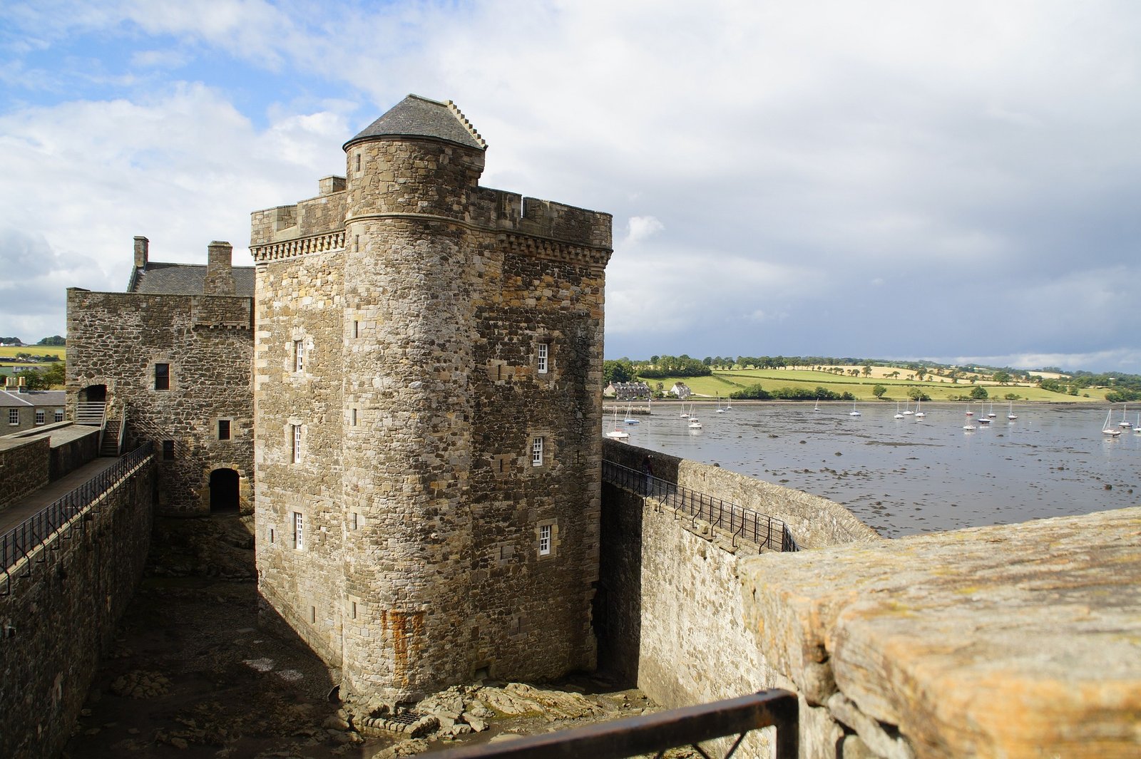 Blackness Castle overlooking the Firth of Forth, a famous filming location from the Outlander series, featured in our Outlander Time Travel Experience tour